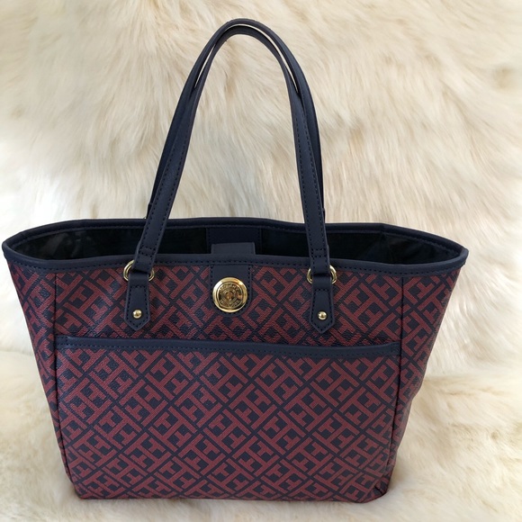 Tommy Hilfiger Handbags - Tommy Hilfiger Purse NWT